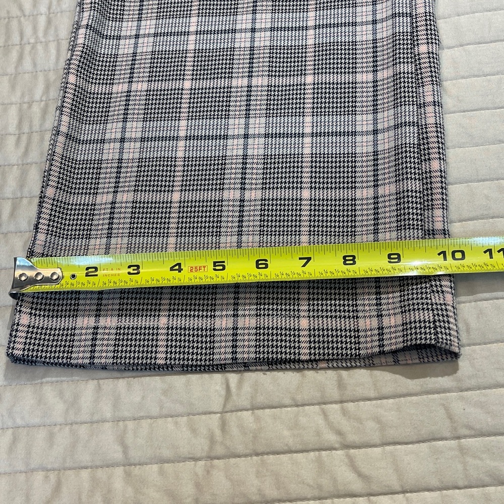 Lulu's WOMENS SIZE L Classic Gray and pink Checkered Pants - Picture 2 of 9